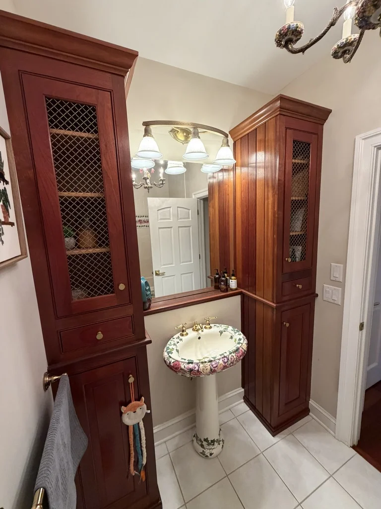 The guest bathroom before the Ford’s Colony renovation