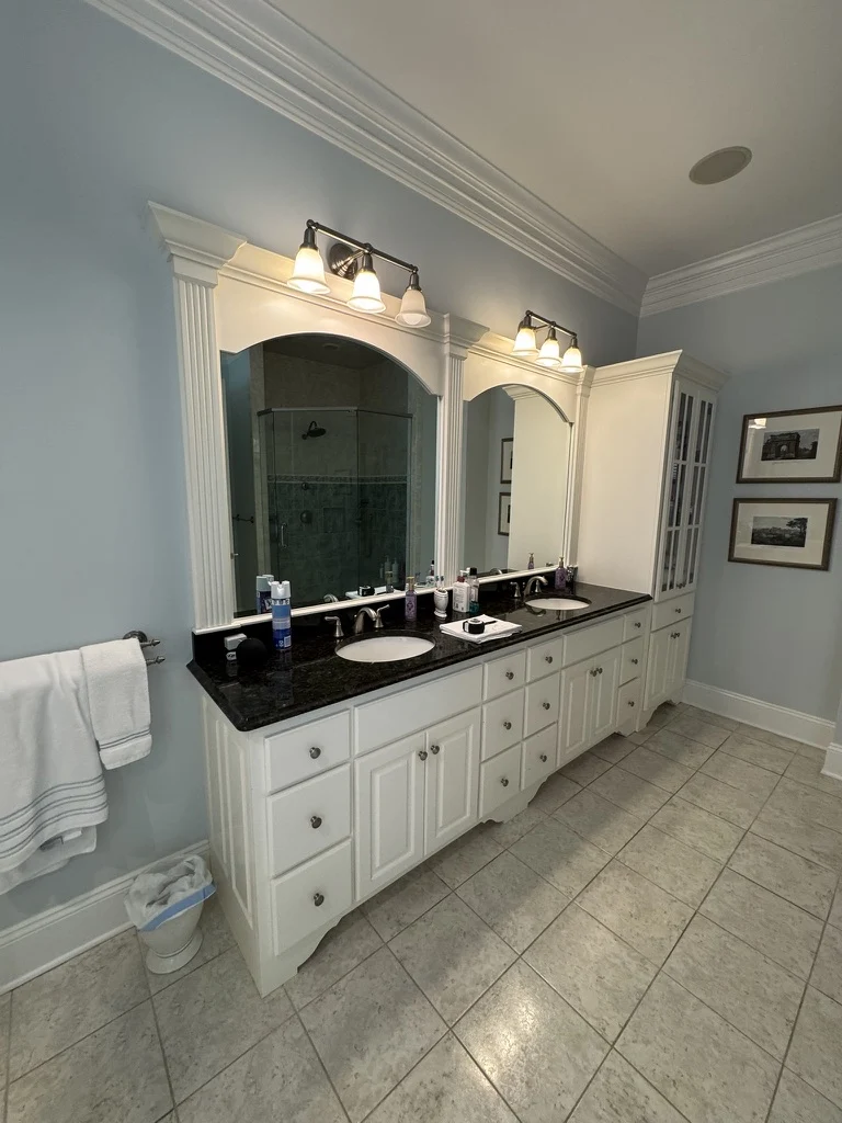 The double vanity before the Ford’s Colony renovation