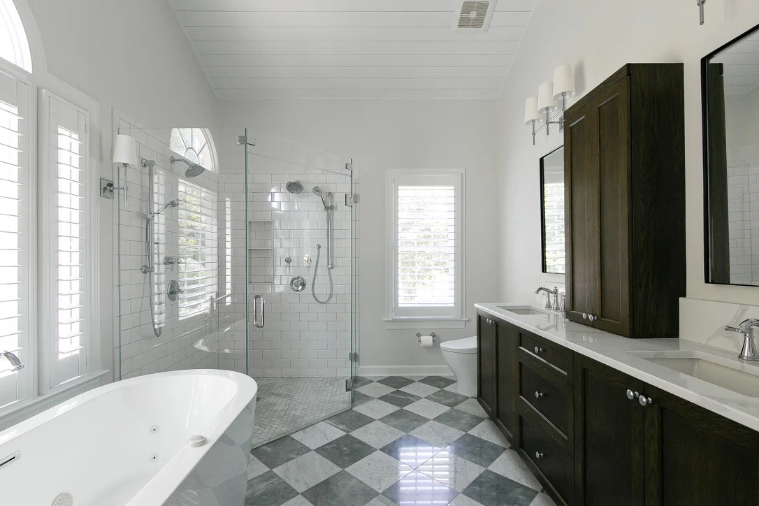 The full bathroom after remodeling by VanFleet Homes in Ford’s Colony