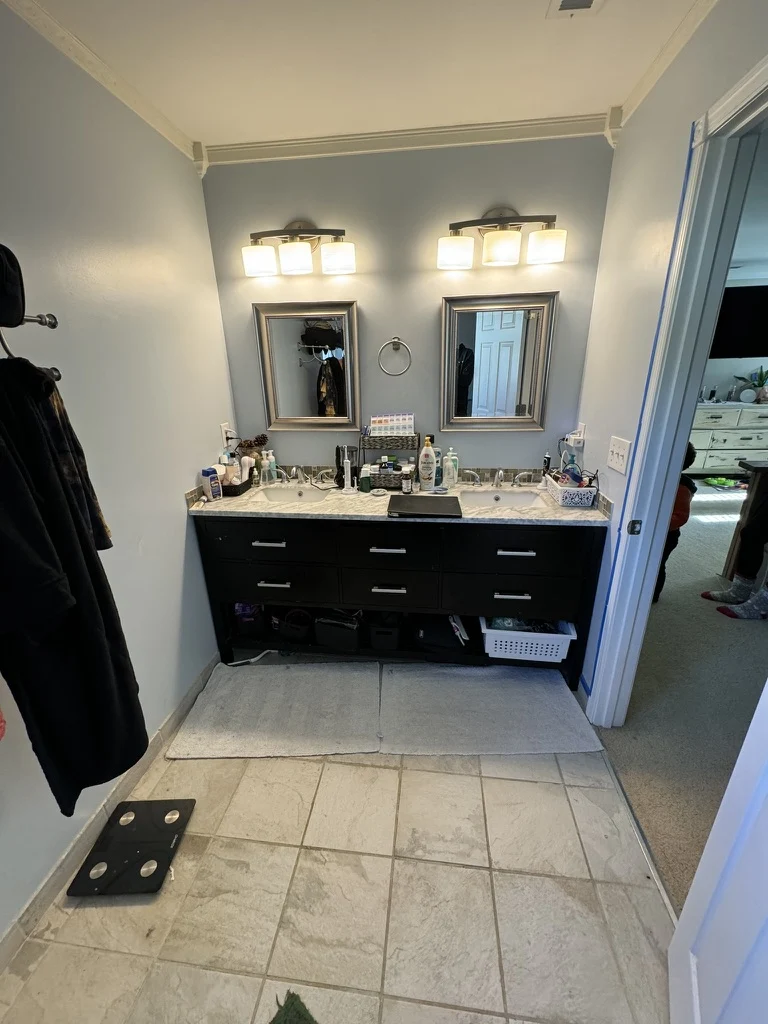 The double vanity before the Scotts Pond renovation